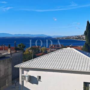 Etaža sa dva stana 200m od mora
