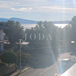 Etaža sa dva stana 200m od mora