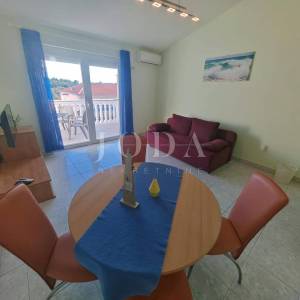Etaža sa dva stana 200m od mora