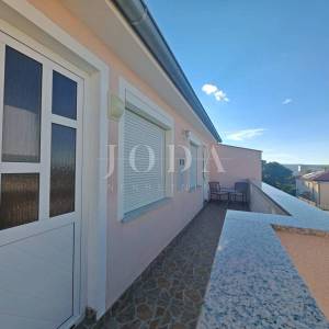 Etaža sa dva stana 200m od mora