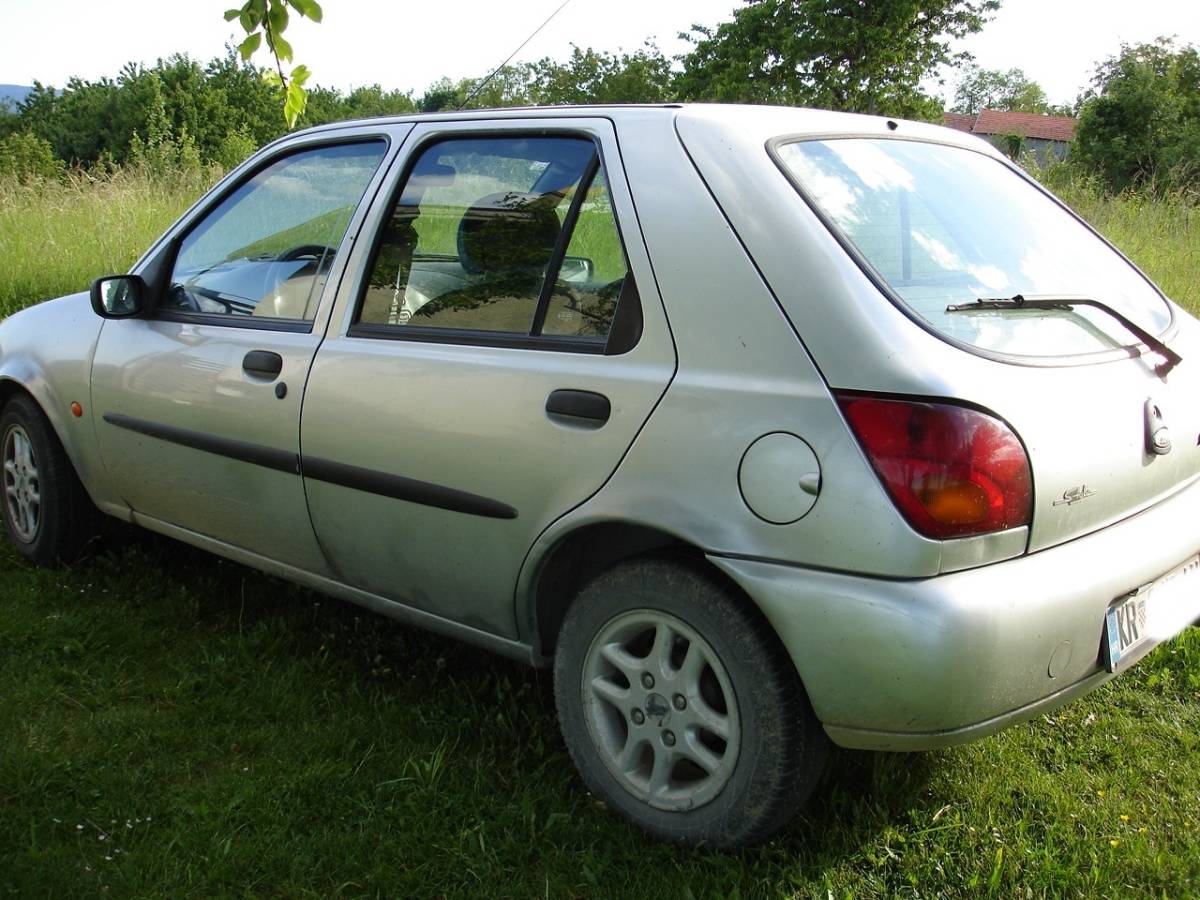 ford fiesta 1,8 dizel reg.istekla u 6 mj. odjavljen