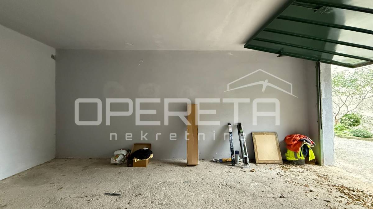 Garaža 18 m² – Pećine, Rijeka