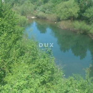 GOSPIĆ, LIPE - POLJOPRIVREDNO ZEMLJIŠTE, PRILIKA !!