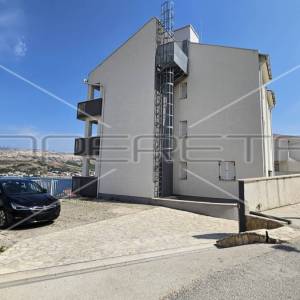 GRAD PAG – Dva apartmana - 46 m² i 74 m²