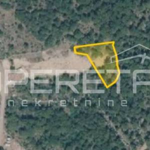 Građevinsko zemljište 1035 m² u Dubravi pokraj Šibenika