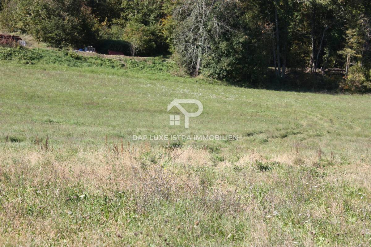 Građevinsko zemljište Pazin Istra 800m2 u mirnoj zoni
