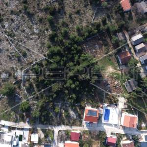 Građevinsko zemljište sa borovom šumom u centru Starigrada, 4081m2 
