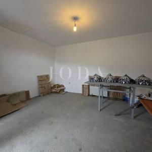 Grižane, kamena kuća sa okućnicom 1200m2