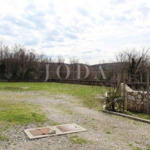 Grižane, kamena kuća sa okućnicom 1200m2