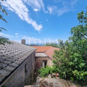 Grižane, starina s pogledom na more!
