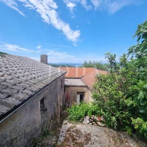 Grižane, starina s pogledom na more!