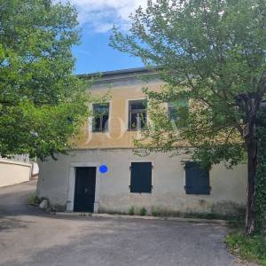 Grižane, starina s pogledom na more!