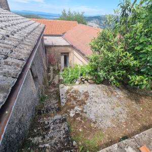 Grižane, starina s pogledom na more!