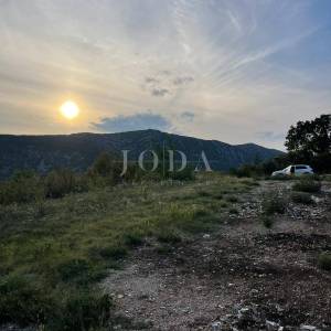 Grižane teren sa građevinskom dozvolom