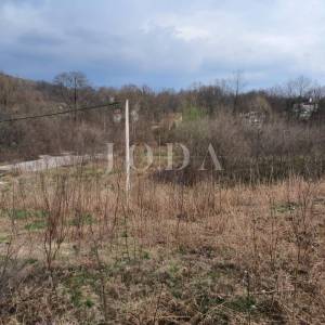 Grobnik, teren