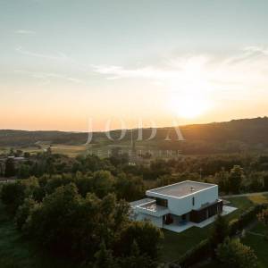 Grožnjan, zadivljujuća luksuzna dizajnerska Villa
