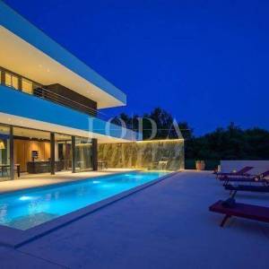 Grožnjan, zadivljujuća luksuzna dizajnerska Villa