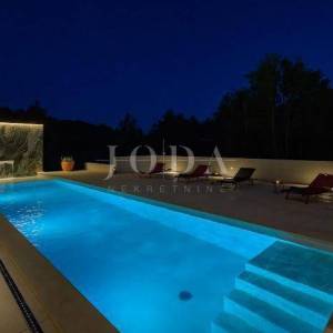 Grožnjan, zadivljujuća luksuzna dizajnerska Villa