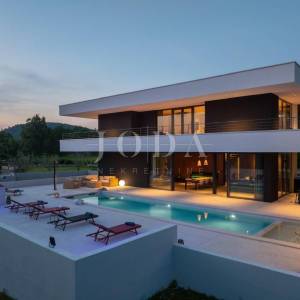 Grožnjan, zadivljujuća luksuzna dizajnerska Villa