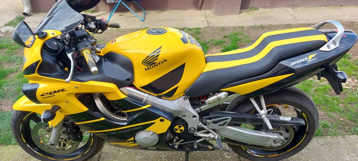 Honda cbr 600f4