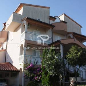 Hotel prodaja Istra s pogledom na more u okolici Pule