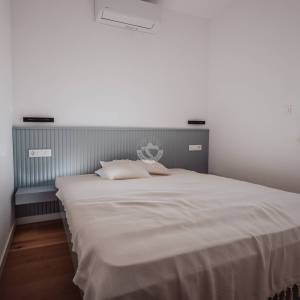Hrvatska, Šibenik, Vodice (Tribunj) – moderan stan na 1. katu s 4 spavaće sobe, 2 terase i 3 parkirna mjesta, 137,91 m²