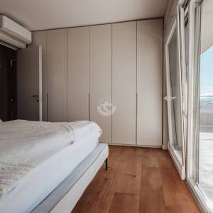 Hrvatska, Šibenik, Vodice (Tribunj) – penthouse stan s pogledom na more, 130 m² površine, dvije terase, moderna arhitektura...