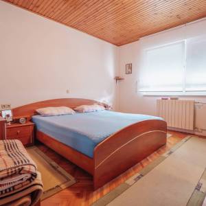 Hrvatska, Zadar, Briševo – Dvojnica s velikom okućnicom i dva stana, mirna lokacija, 1.216 m²