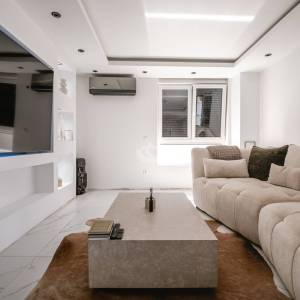 Hrvatska, Zadar, Svet Filip i Jakov, Stan u prizemlju s pogledom na more i velikim vrtom – 78 m² stambene površine, 220 m² vrta...