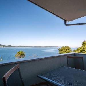 Hrvatska, Zadar, Sveti Petar na Moru, Apartmanska kuća u prvom redu do mora na prodaju – 3 apartmana