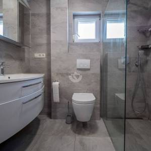 Hrvatska, Zadar, Sveti Petar na Moru, Apartmanska kuća u prvom redu do mora na prodaju – 3 apartmana
