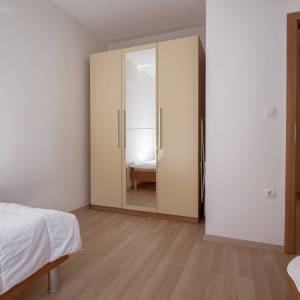 Hrvatska, Zadar, Sveti Petar na Moru, Apartmanska kuća u prvom redu do mora na prodaju – 3 apartmana