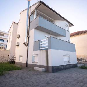 Hrvatska, Zadar, Sveti Petar na Moru, Apartmanska kuća u prvom redu do mora na prodaju – 3 apartmana