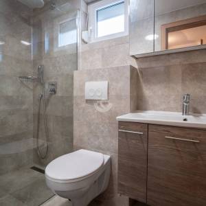 Hrvatska, Zadar, Sveti Petar na Moru, Apartmanska kuća u prvom redu do mora na prodaju – 3 apartmana