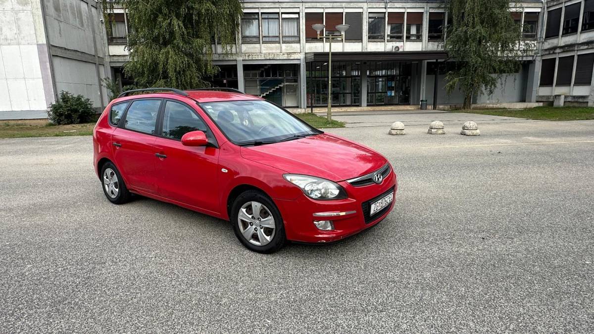 Hyundai i30 1.6 CRDI karavan (2009) — registriran do 12/2025