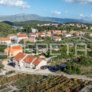 Idealna prilika, građevinsko zemljište,1451m2, Korčula