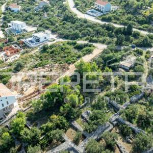 Idealno zemljište za gradnju na Korčuli – 1.446 m² u Lumbardi