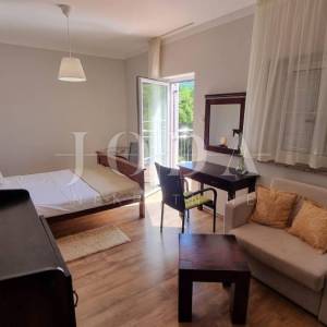 Investicijska prilika – Apartmanska kuća s bazenom u Crikvenici