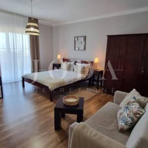 Investicijska prilika – Apartmanska kuća s bazenom u Crikvenici