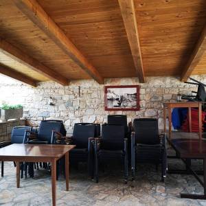 Istarska kamena vila sa bazenom i restoranom