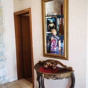 Istarska kamena vila sa bazenom i restoranom