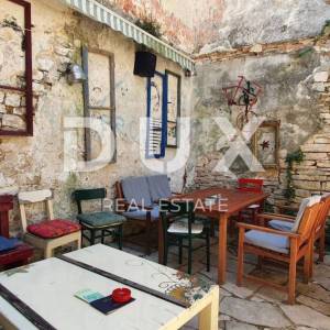 ISTRA, BALE - Kamena bajka u srcu grada, 5 apartmana i poslovni prostor