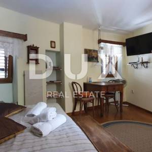 ISTRA, BALE - Kamena bajka u srcu grada, 5 apartmana i poslovni prostor
