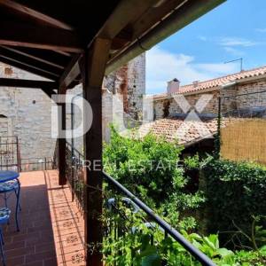 ISTRA, BALE - Kamena bajka u srcu grada, 5 apartmana i poslovni prostor