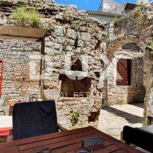 ISTRA, BALE - Kamena bajka u srcu grada, 5 apartmana i poslovni prostor