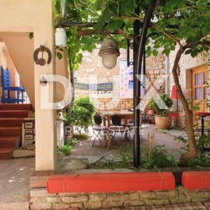 ISTRA, BALE - Kamena bajka u srcu grada, 5 apartmana i poslovni prostor