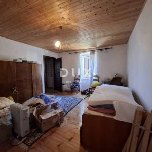 ISTRA, BALE - Kamena kuća u centru sa vlastitim vrtom i gospodarskim objektom!