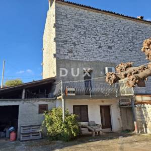 ISTRA, BALE - Kamena kuća u centru sa vlastitim vrtom i gospodarskim objektom!