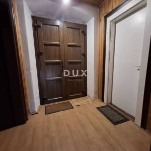 ISTRA, BALE - Kamena kuća u centru sa vlastitim vrtom i gospodarskim objektom!