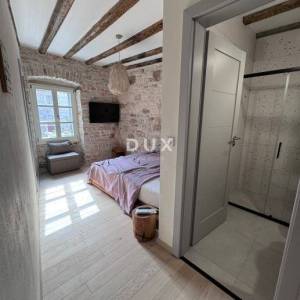 ISTRA, BALE - Šarmantna kamena kuća u starogradskoj jezgri 